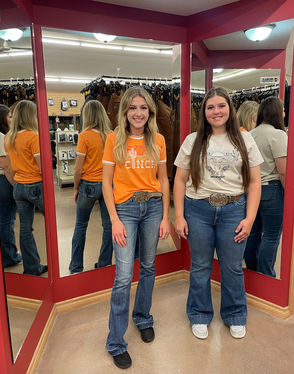 🎉 Fun Fashion Friday 🎉