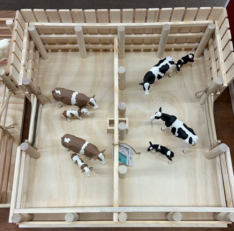 BG-FEEDLOTSETUP Custom Made Wood Feedlot Set Up