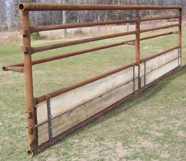 LECUSTFENCELINE Fence Line Pipe Feeders