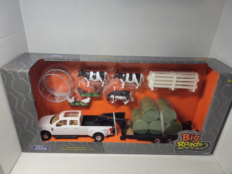BG663-0223 Big Roads Ford Truck w/Round Bales Hauling Set