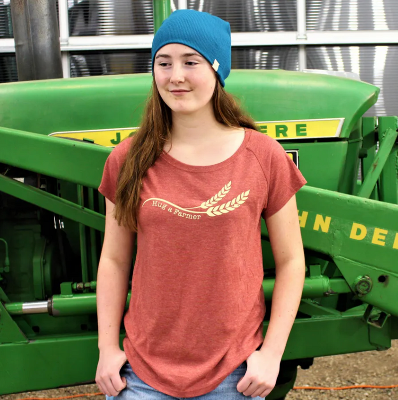 CLLadyHugAFarmer-L-Red Womens Hug A Farmer Tee
