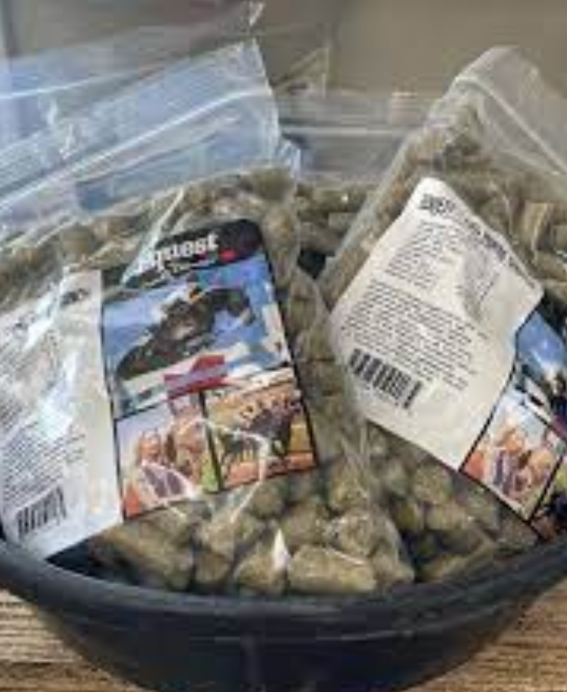 FS4330-1.5kg Equest 17% Horse Crunch Cubes 1.5kg