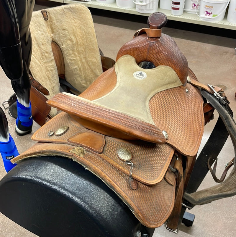 TKUSEDGG4 Used Pleasure Saddle (Alamo) 13"