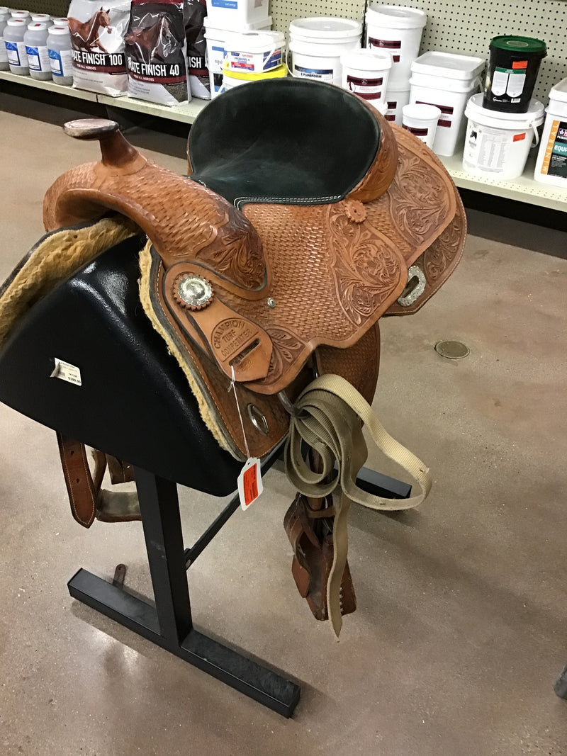 TKUSEDSD9 Used Champion Turf Competitor - 15" Reining