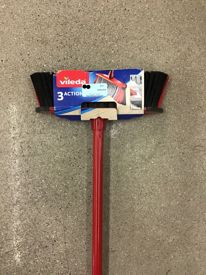HG4778205 Broom 3-Action