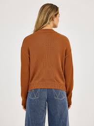CL112372331-Rust Wrangler Womens Knit L/S Bucking Horse