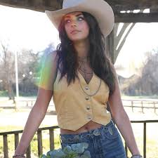 CLCTV7532001 GLD Womens Vest "Gold Button Up"