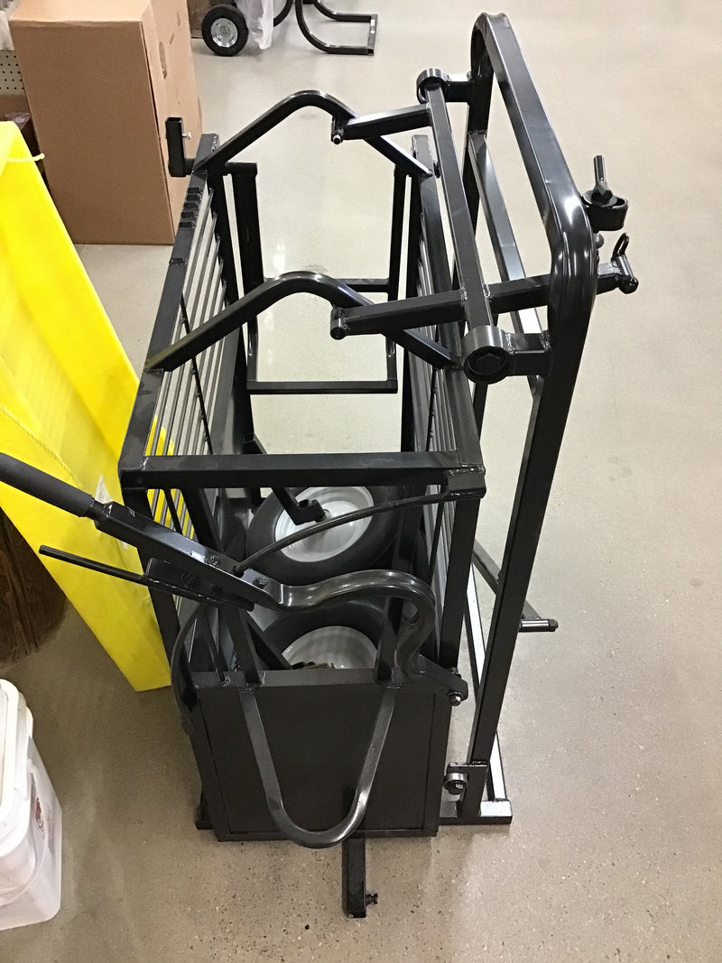 LE150S Calf Chute with Scale System